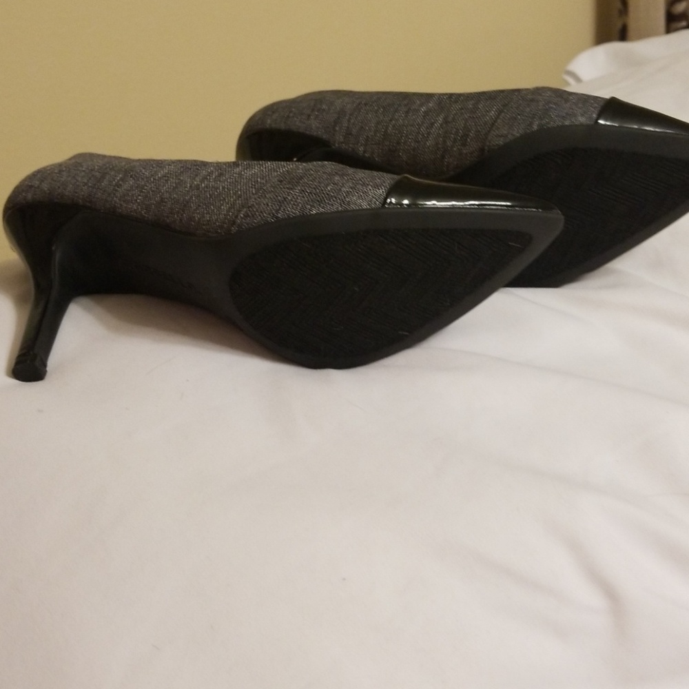 Heels - Picture 2 of 2